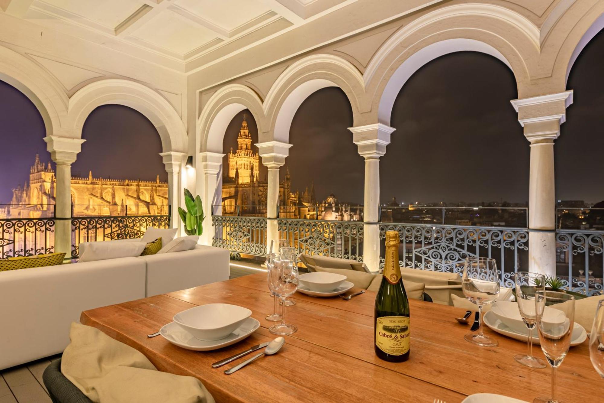 Isg Apartments The Most Exclusive Apartment In Sevillaparking Екстериор снимка