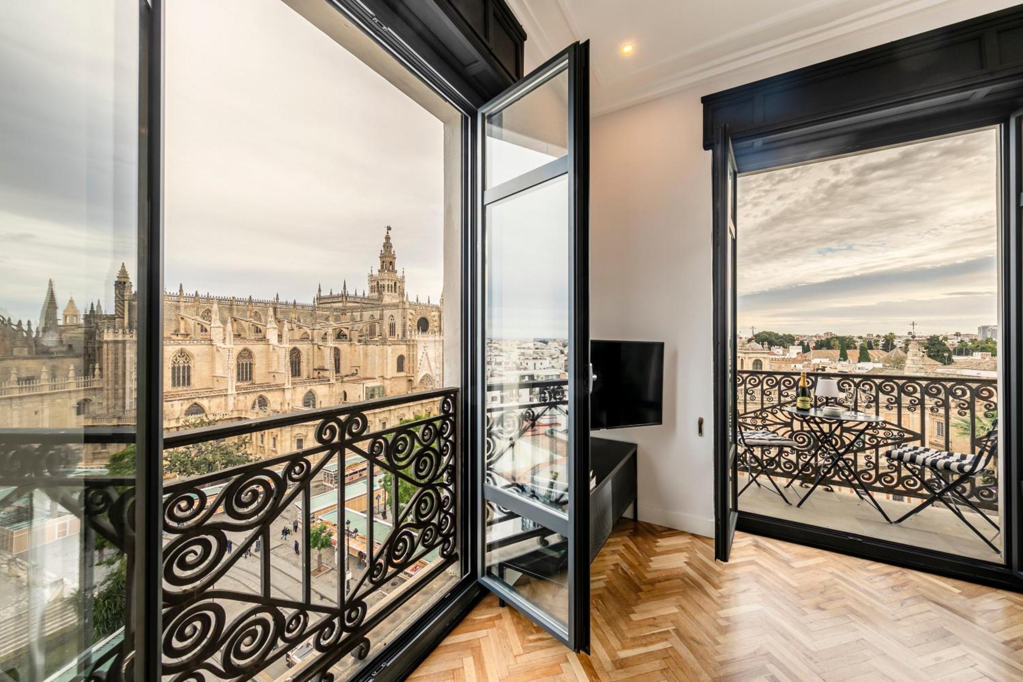 Isg Apartments The Most Exclusive Apartment In Sevillaparking Екстериор снимка
