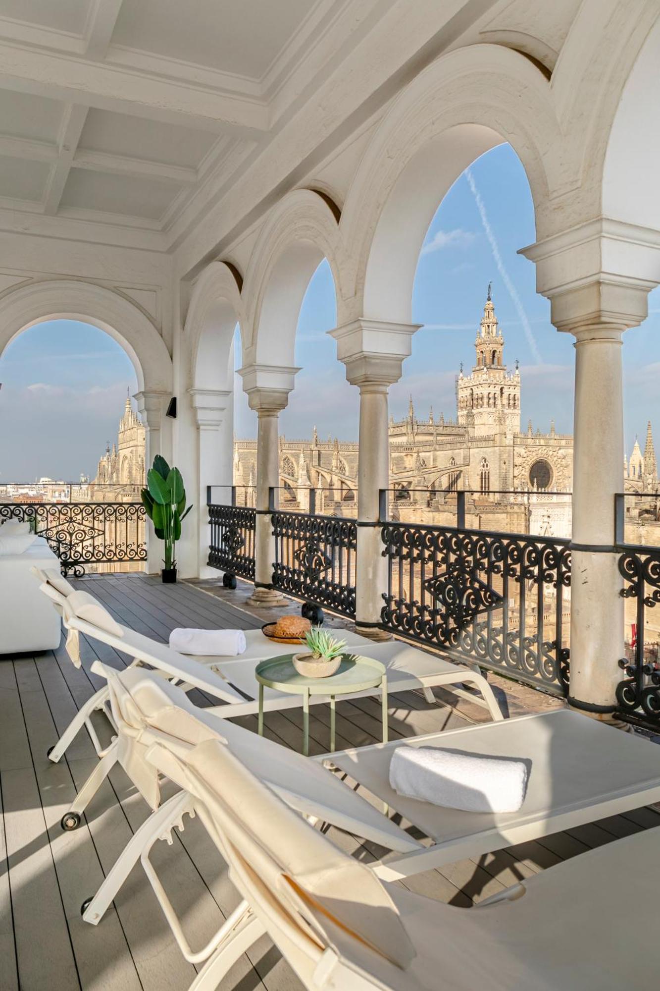Isg Apartments The Most Exclusive Apartment In Sevillaparking Екстериор снимка
